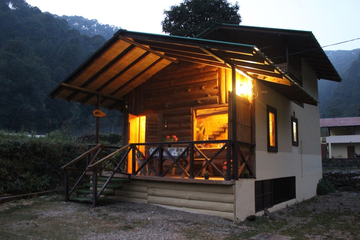 Whistling Thrush Chalet