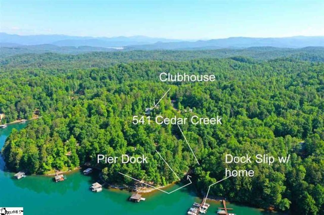 Lake Keowee Hideaway Lake Access in a Private Cove