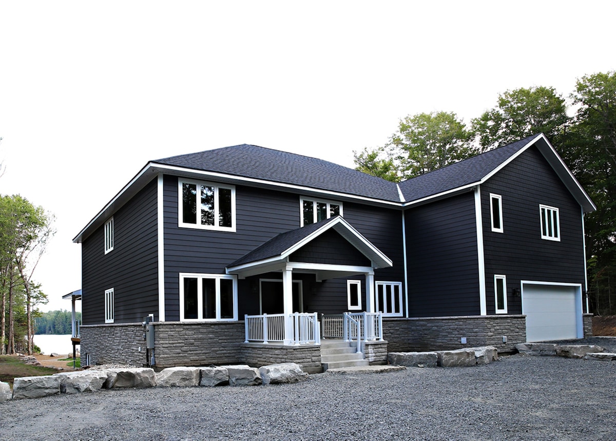 大型Muskoka海滨小屋新建于2019年