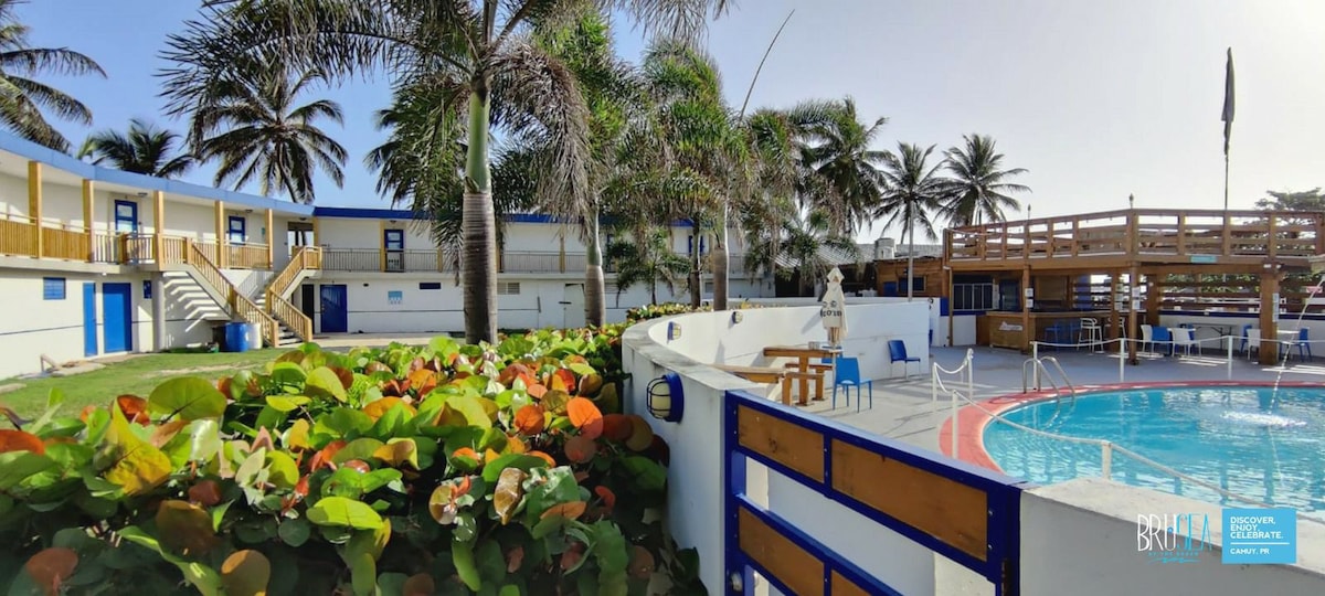 Beach front rooms with pool