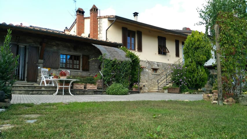 Pratovecchio的民宿