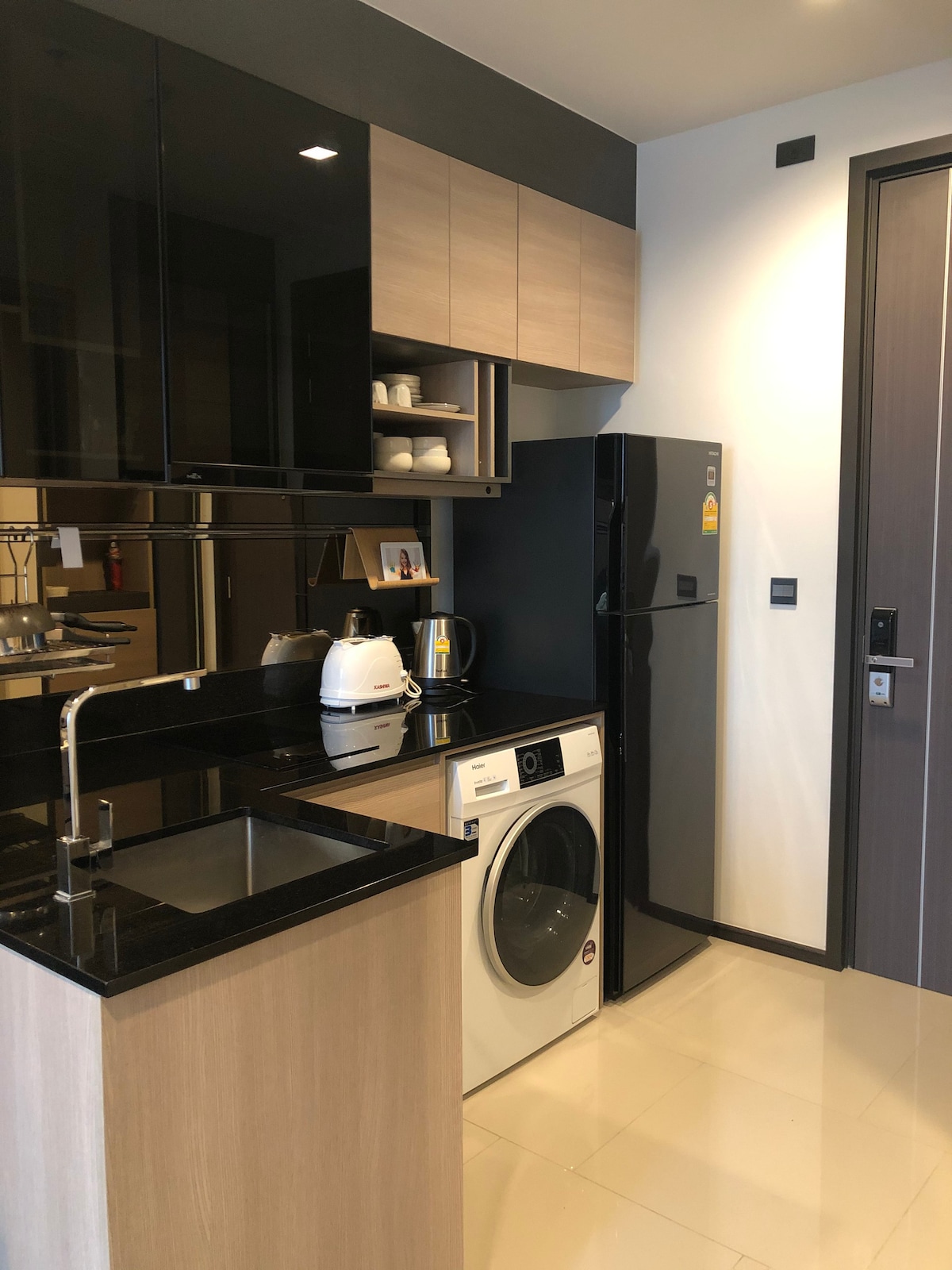 全新现代豪华一居室公寓（距离Rama 9地铁站300米）
