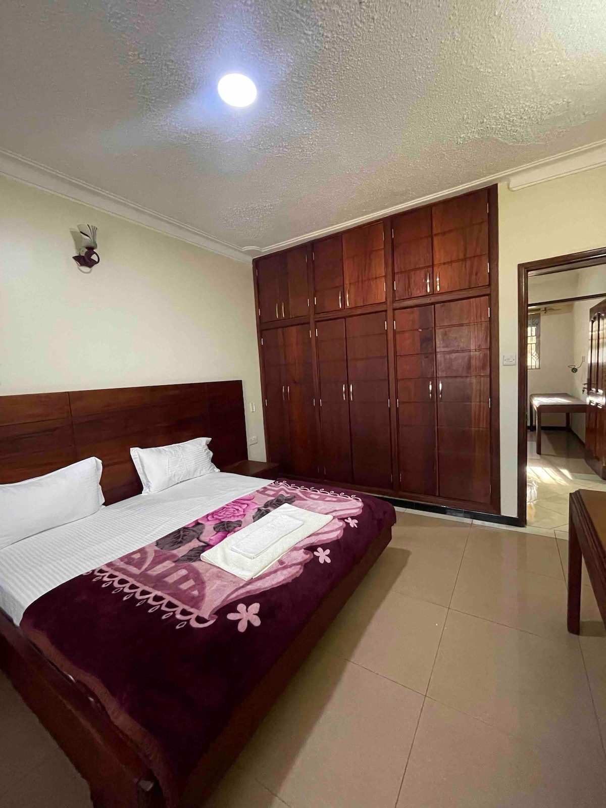 3bedroom Apartmt in Entebbe Town