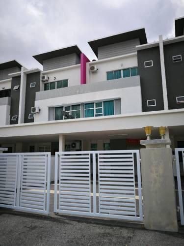 Sitiawan @ Setia Residence干净舒适的房子