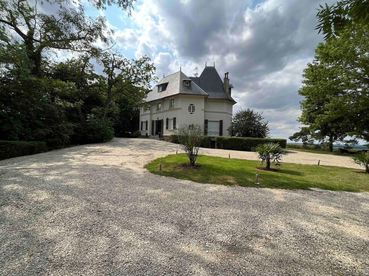 Manoir avec SPA sauna et piscine 20 min de Disney