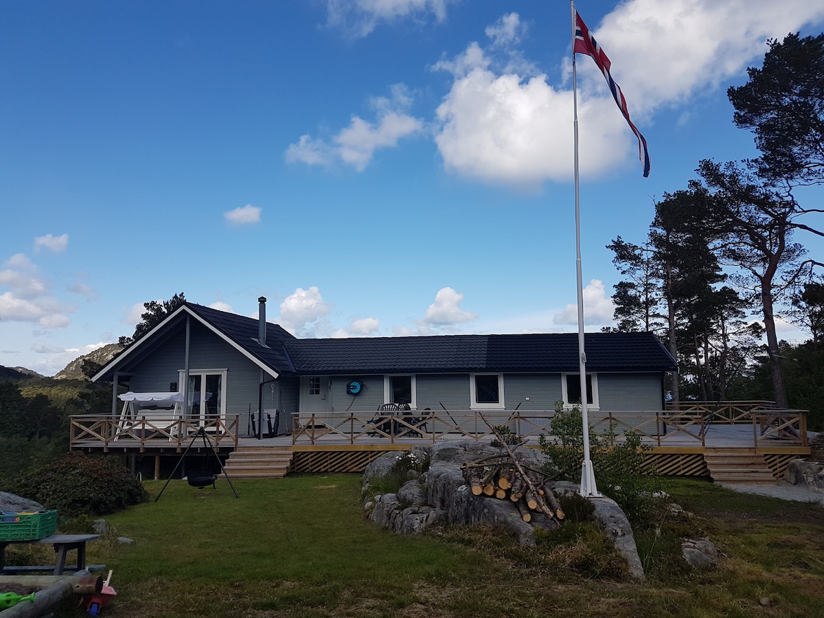 新装修的小屋，自然环境，海景。