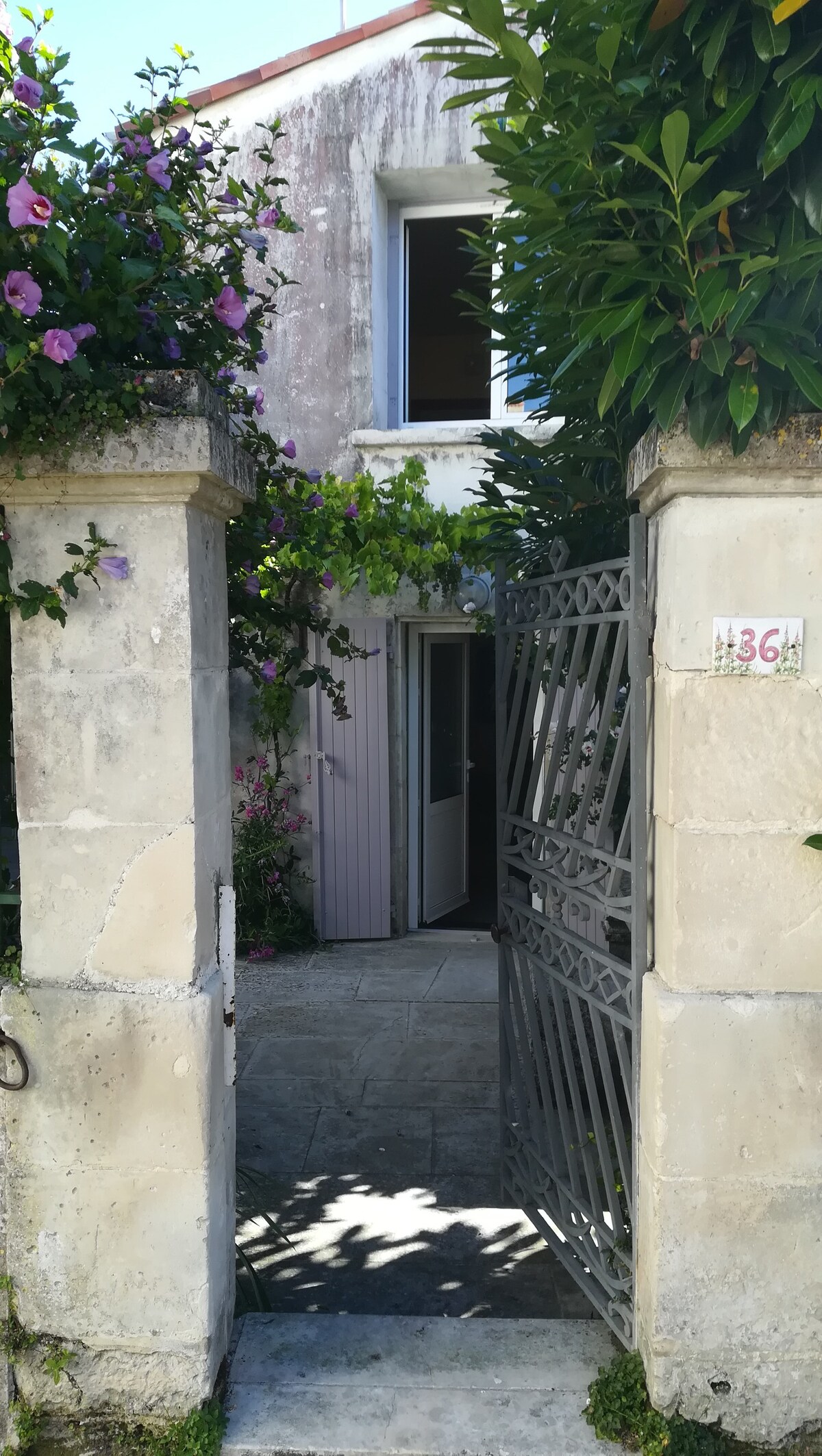 Mornac-sur-Seudre, maison au coeur du village