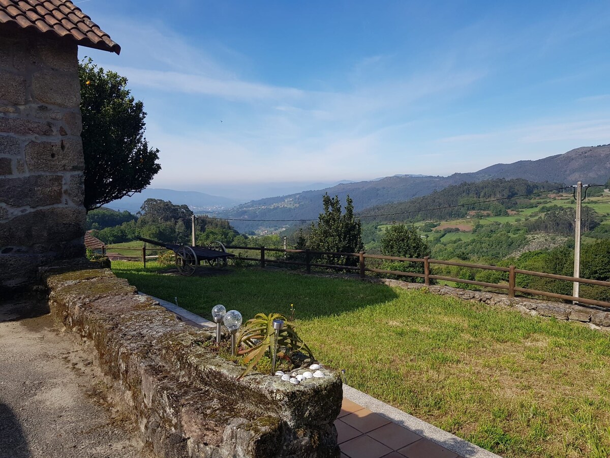 Agradable casita rural con piscina y chimenea