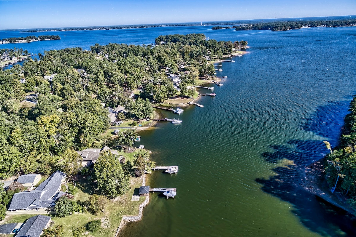 位于列克星敦（ Lexington ）市中心的Lake Murray湖