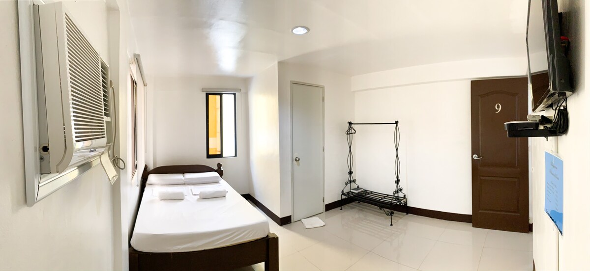 Bayawan Pension House (Matrimonial Suite)