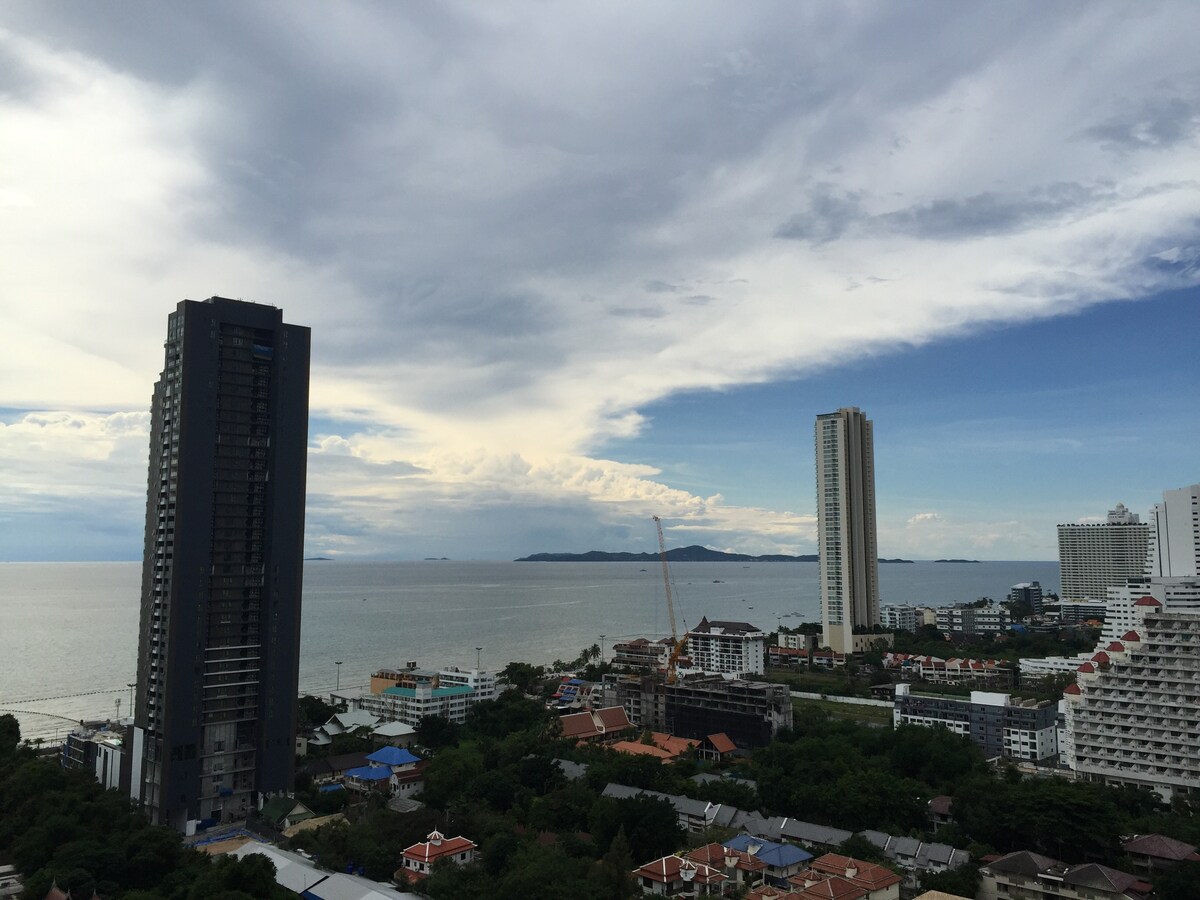 Lumpini Seaview jomtien D23中天海滩海景房