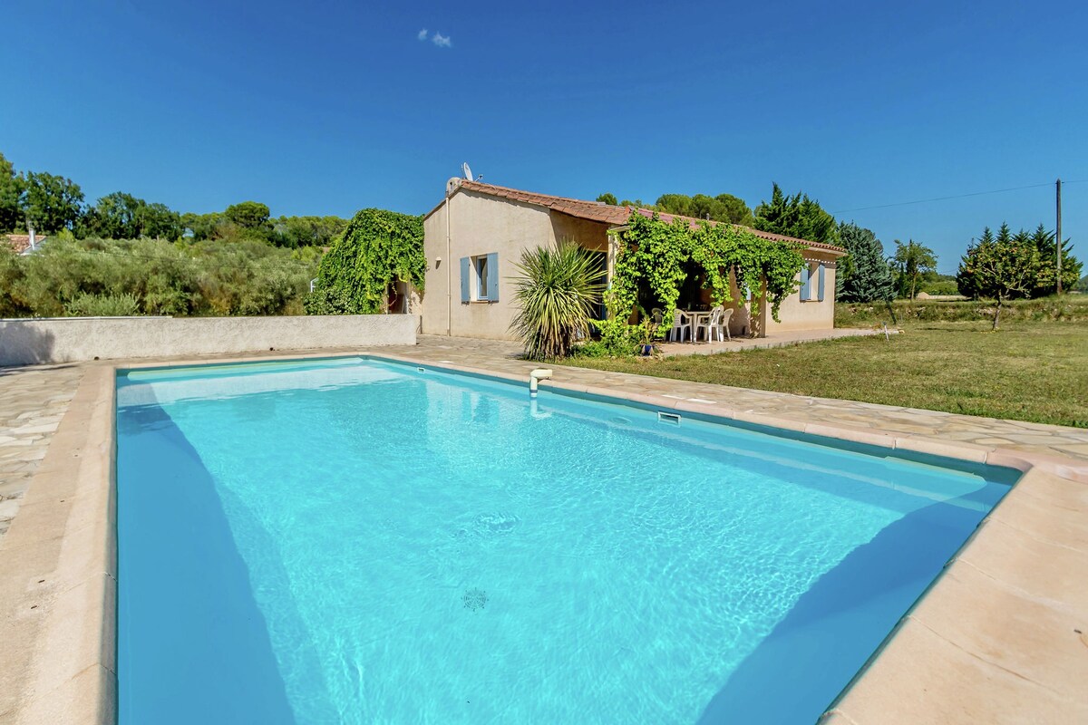 Lovely Villa in Saint-Antonin-du-Var with Pool