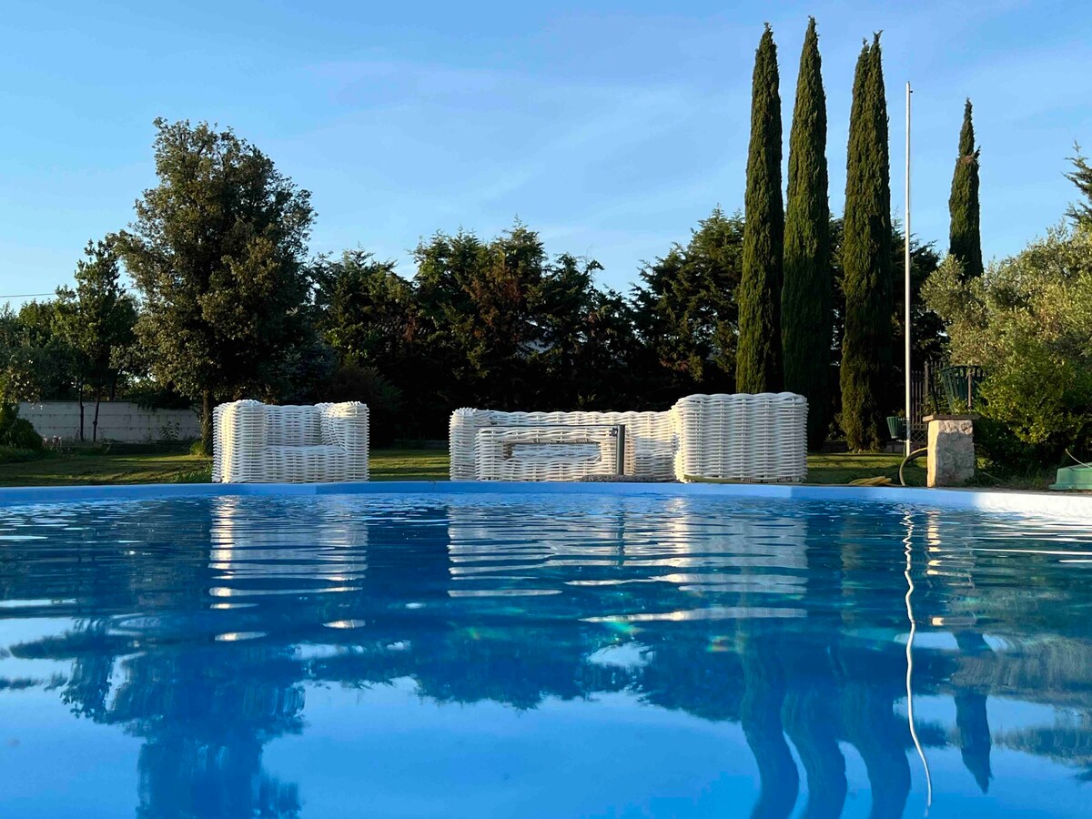 Luxury Villa Casale Centocorvi with garden e pool