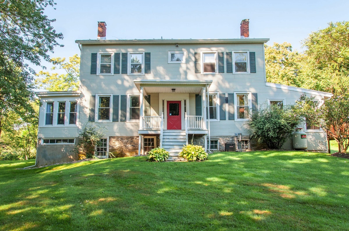 Historic 4BR Family Home Near Buttermilk Falls