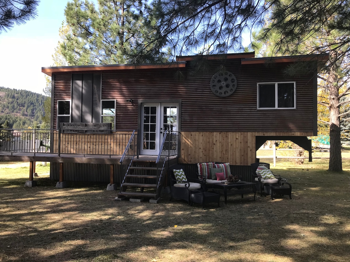 Tiny House -Valley Village