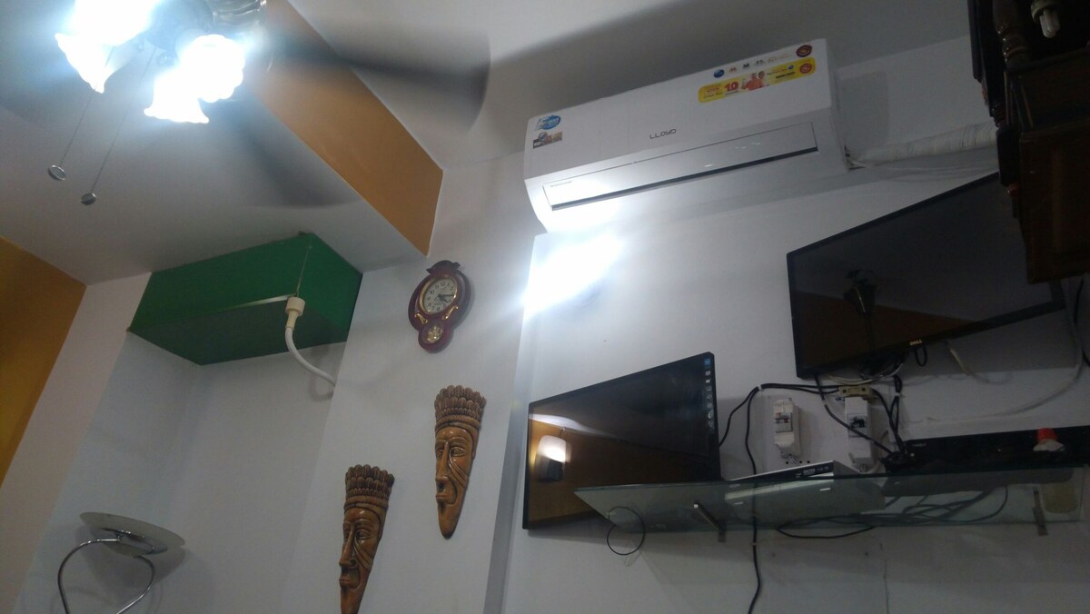 single room with ac low price