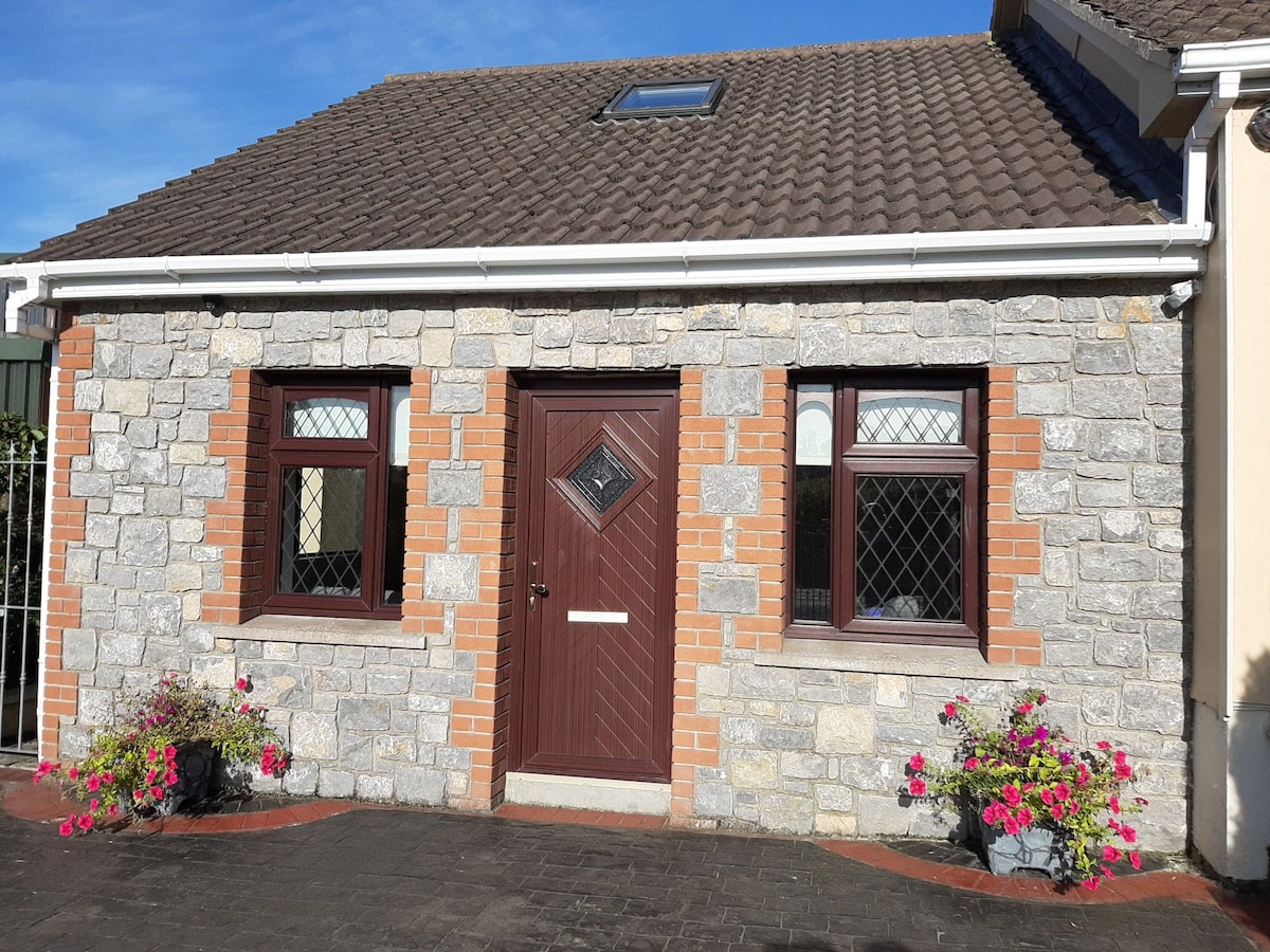 Modern country apartment
Ballingarry 
Limerick