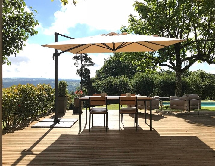 Maison avec superbe vue & piscine.