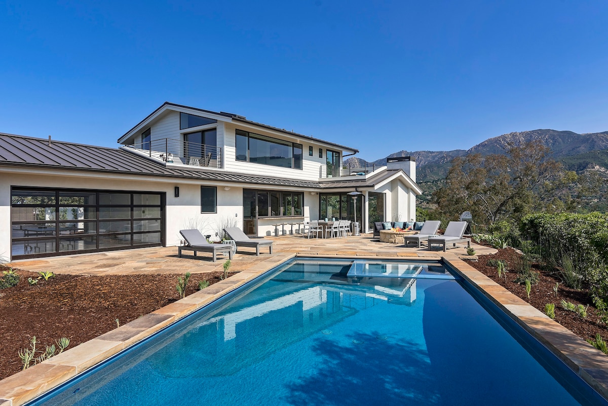 Ocean and Mountain View Luxury Villa