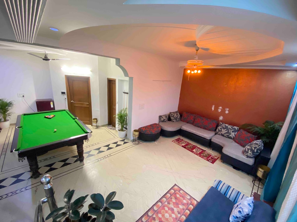 5 Bedroom Villa in Noida