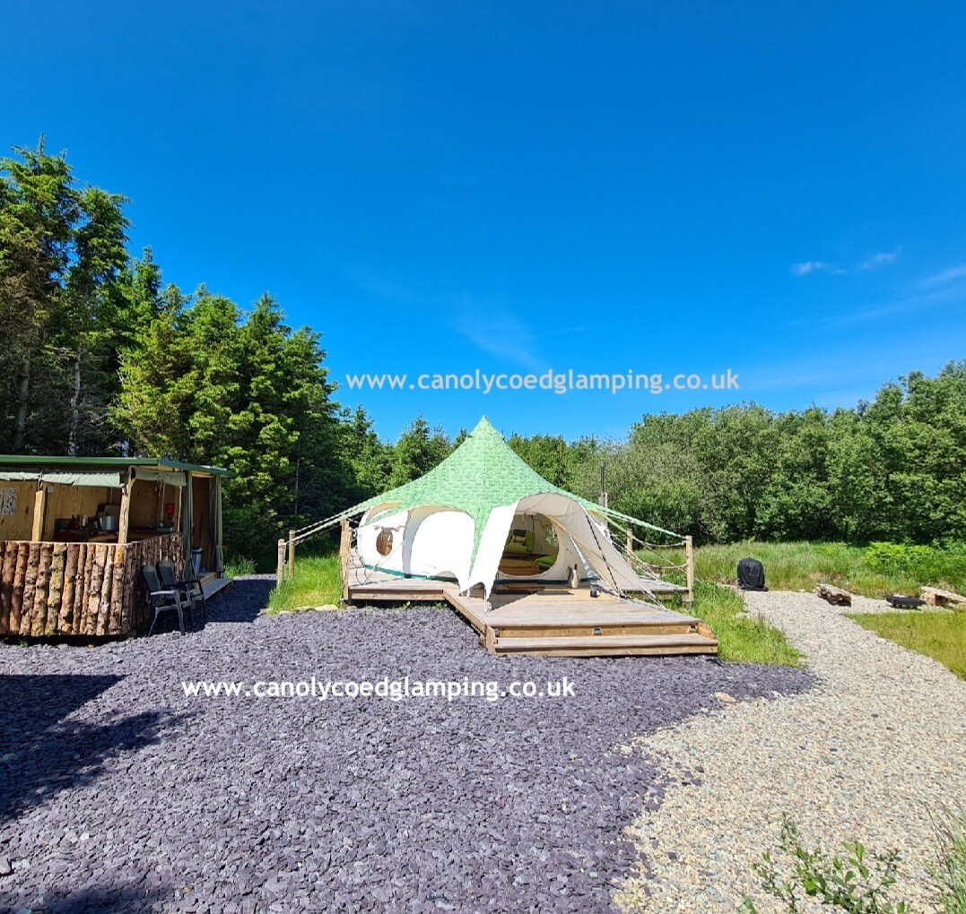 Canol y Coed/In the Woods Glamping