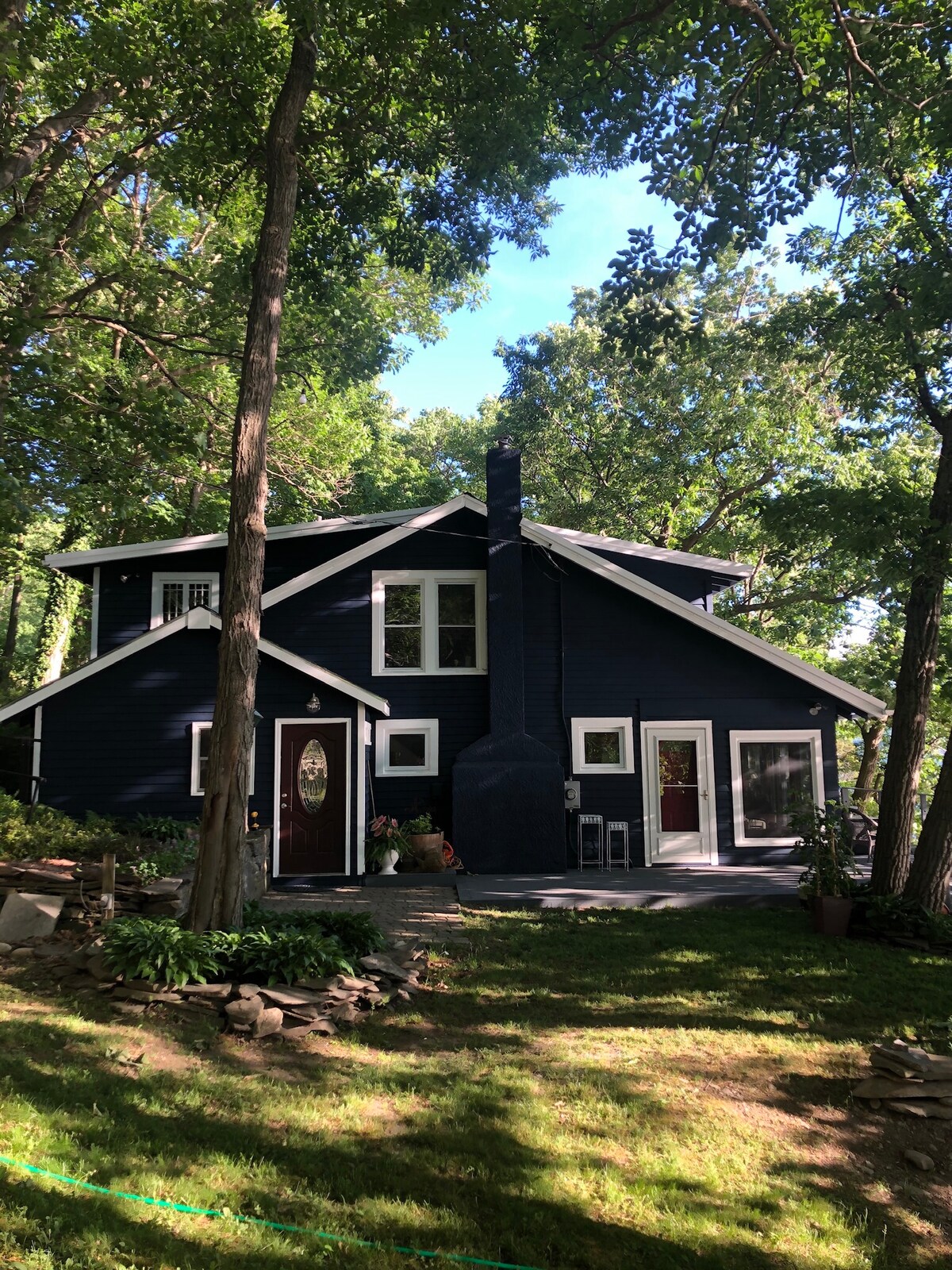 Seneca Lakefront Cottage, Dock and Hot Tub