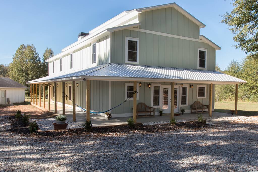 open concept modern barn home newly built on 5 ac