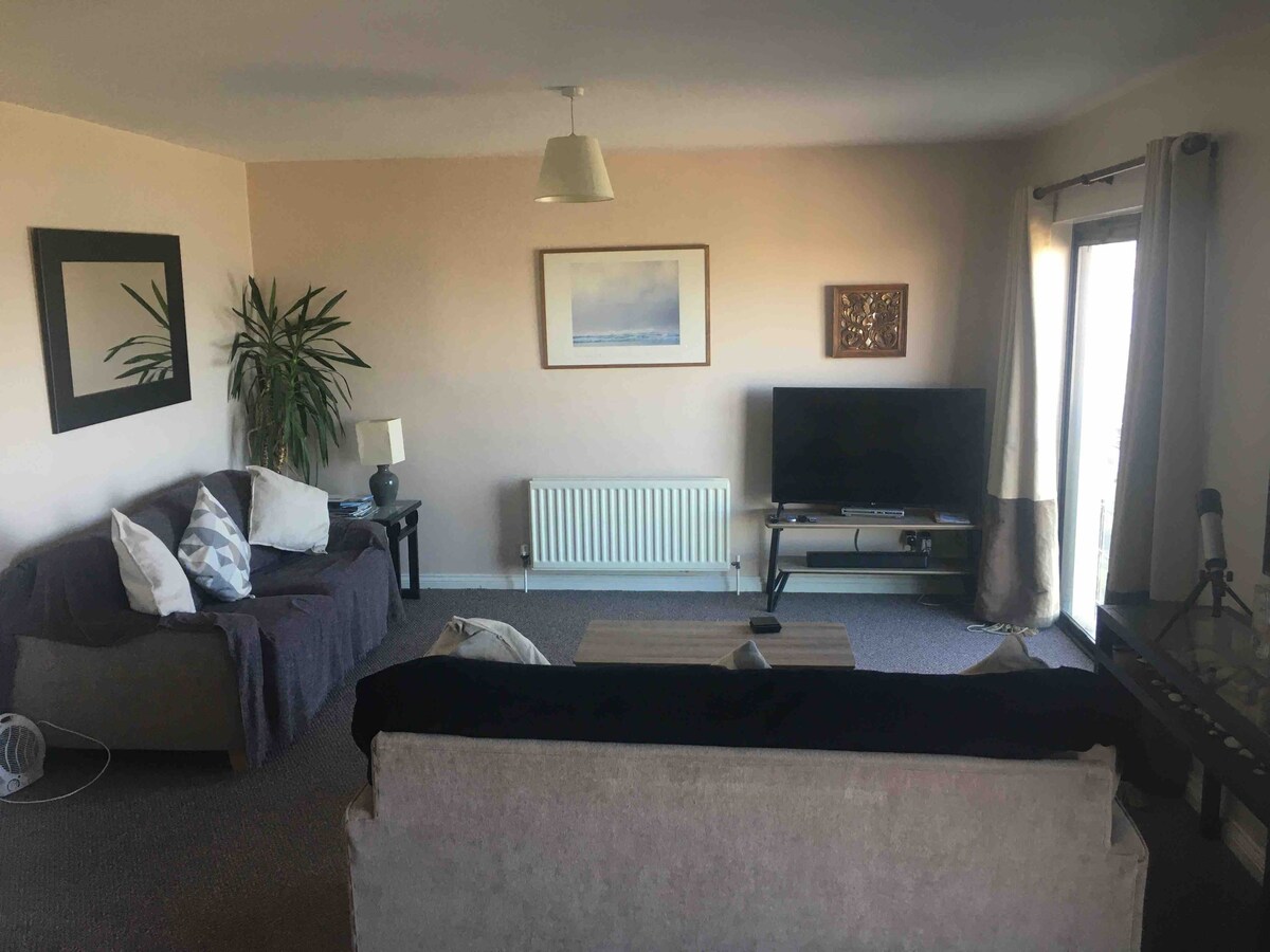 Spacious Portballintrae Apartment, Amazing Views.