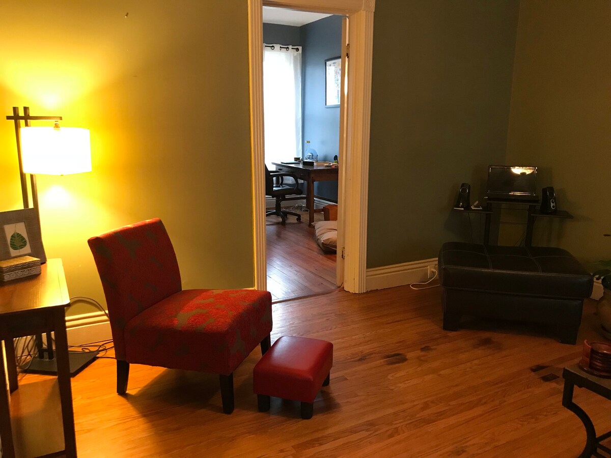 Charming Derby Experience 7min drive! Pet-friendly