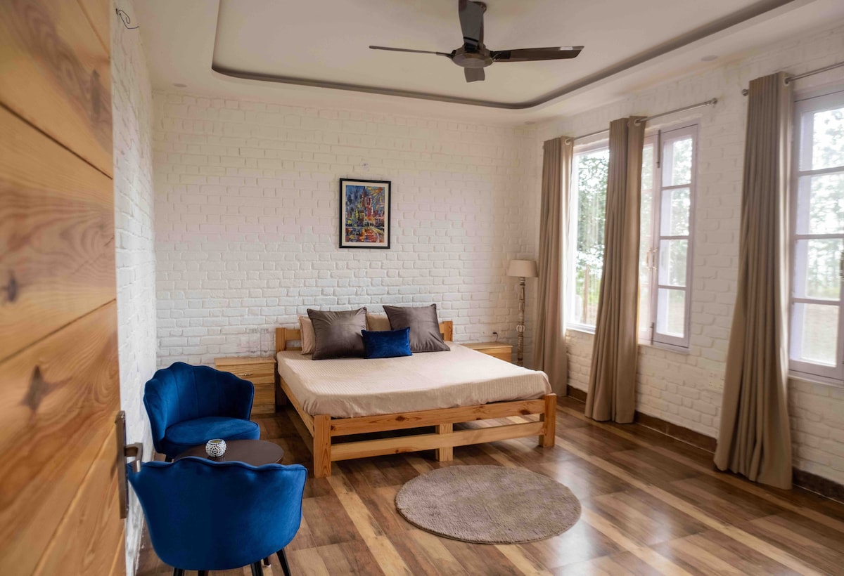 Hibiscus: Two Full Bedroom Apartment