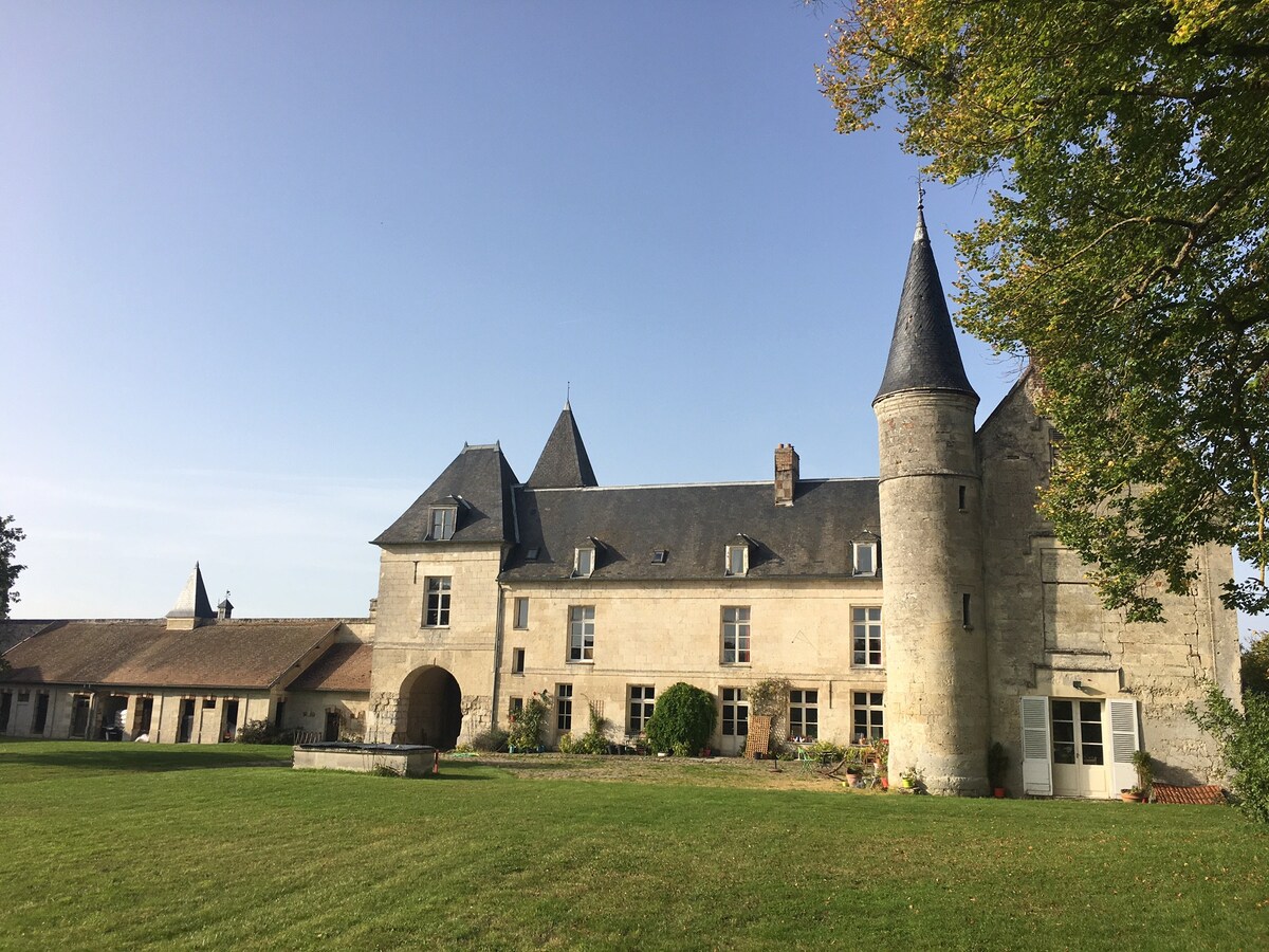 Château de Coyolles的家庭或团体小屋