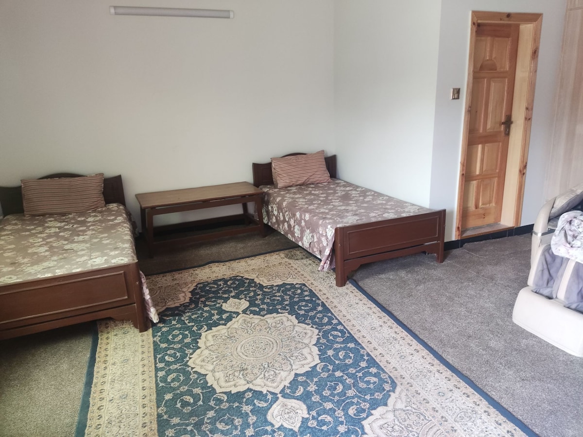 Two bedroom floor with living room + free  parking
