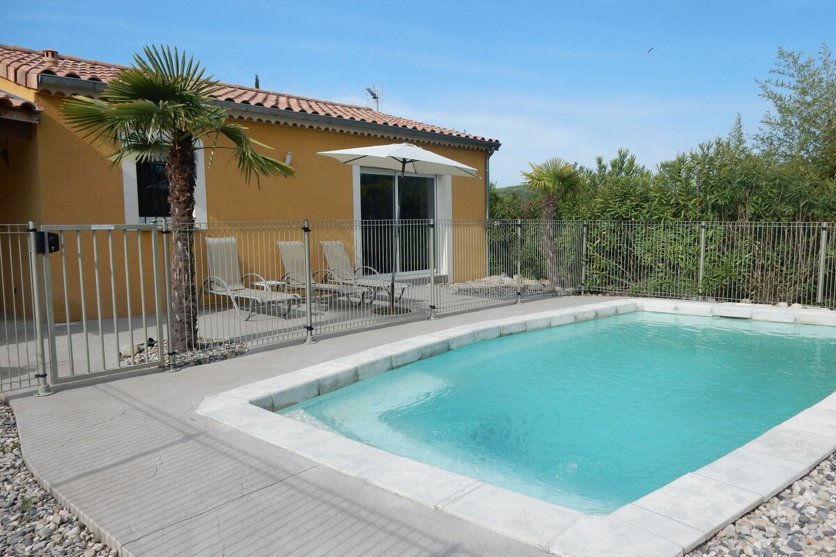 舒适的别墅，带私人游泳池，靠近Ardèche河