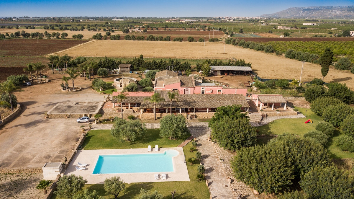 Agriturismo con Piscina | Sicilia | Studio Saliens