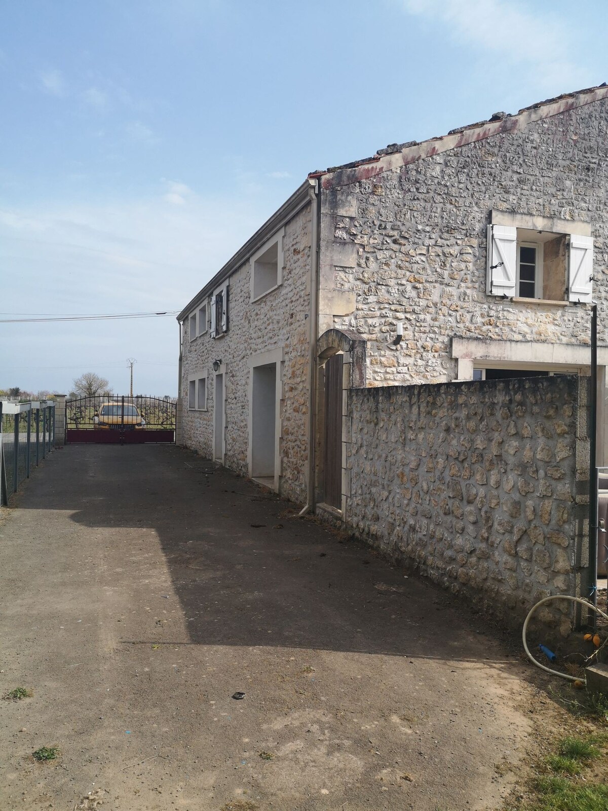 Maison en pierre de caractère et chaleureuse