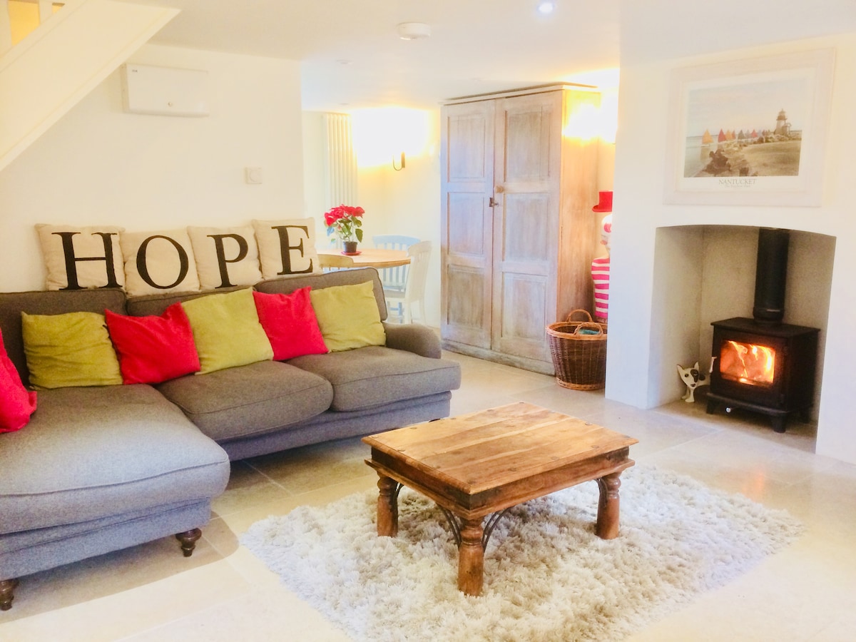 Seaside Family Cottage,Jurassic Coast, Charmouth.