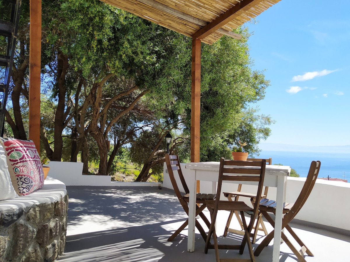 Il Faro-美丽的海景露台，带隐私，空调