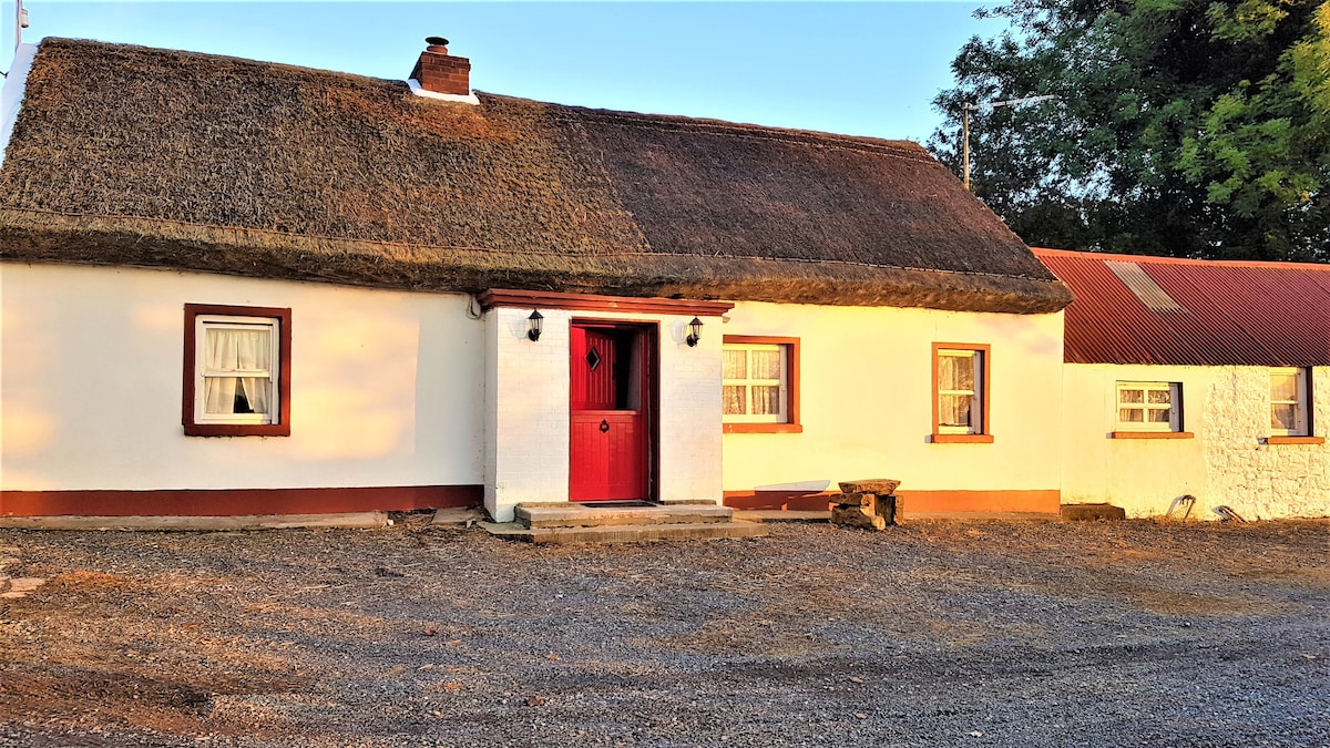 春镇茅草小屋， Augher, Co. Tyrone