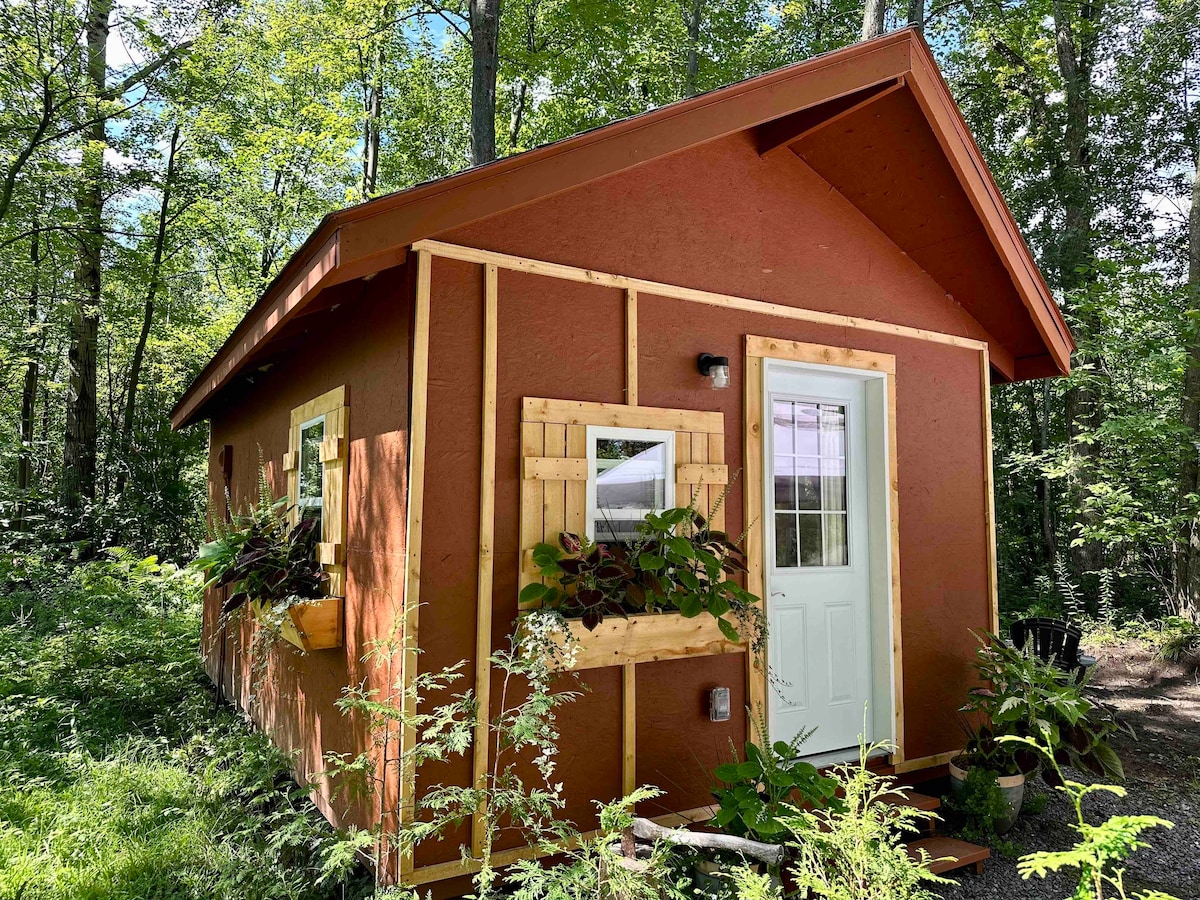 4. Tiny home for 2 on the Farm