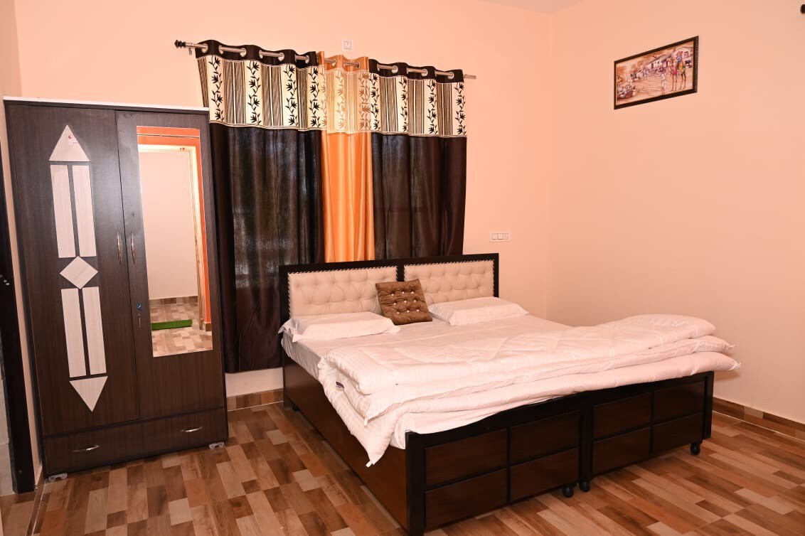 In-Vogue Homestay- 2 BHK Group of 4 Adults