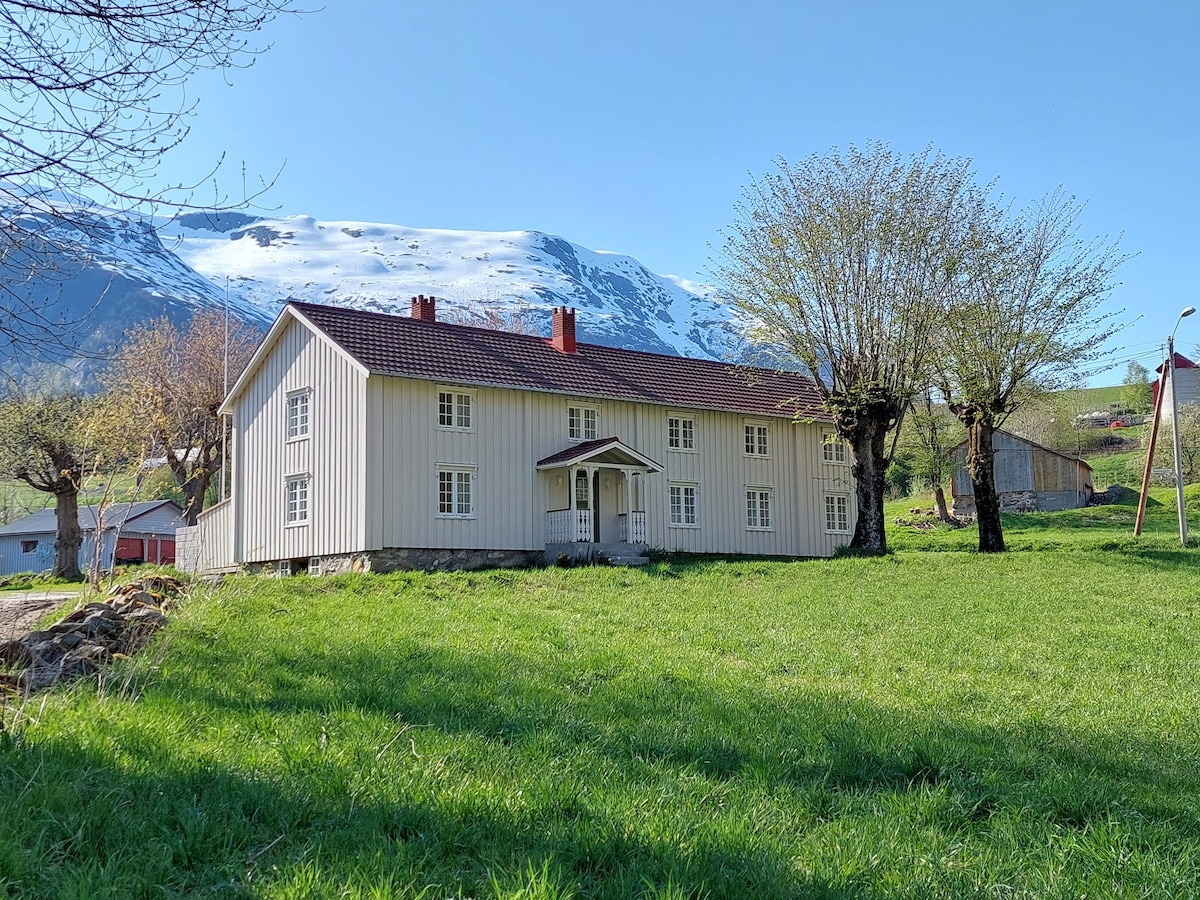 Jovollstua i Eresfjord