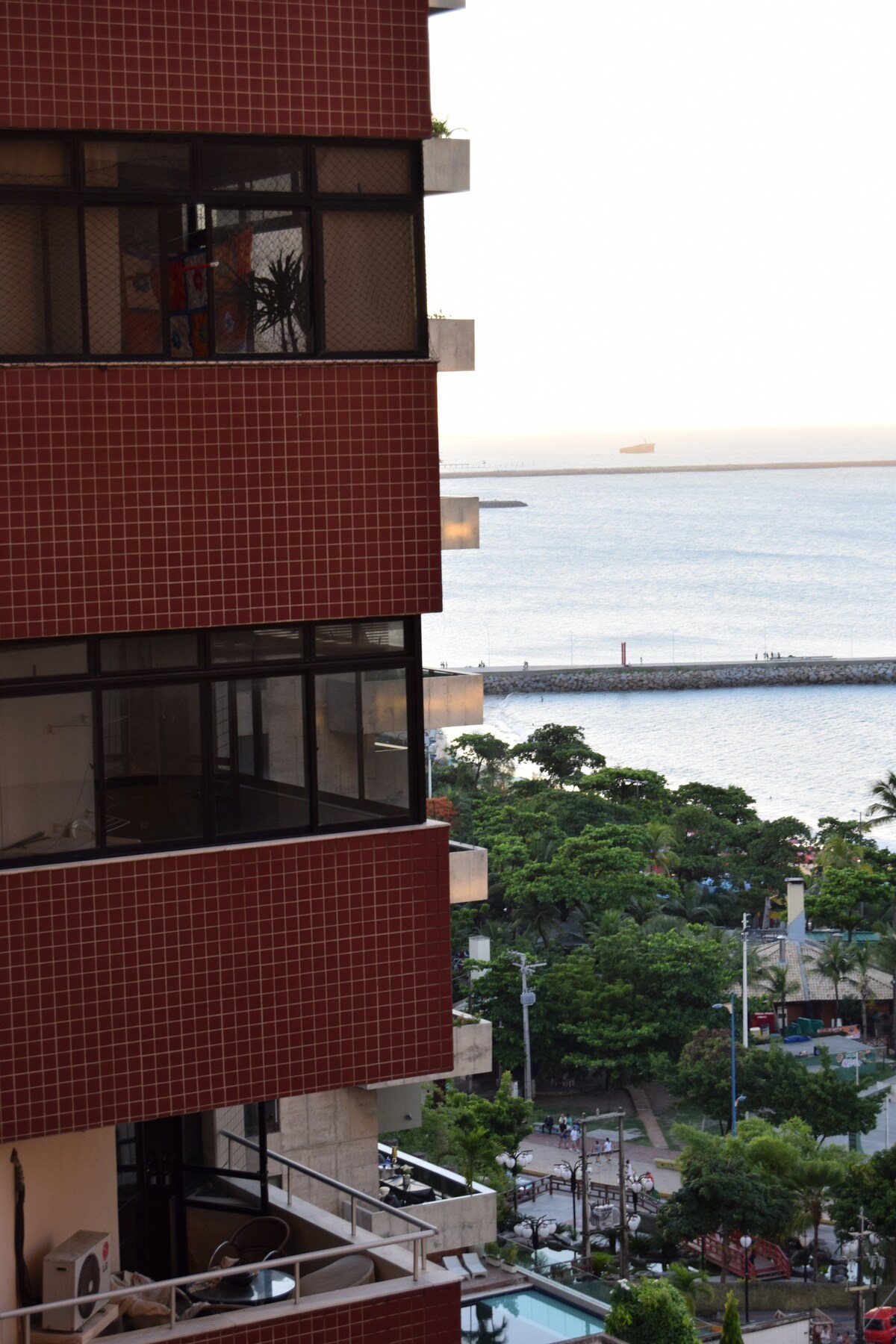 新公寓距离贝拉马尔（ Beira Mar ） 50米！