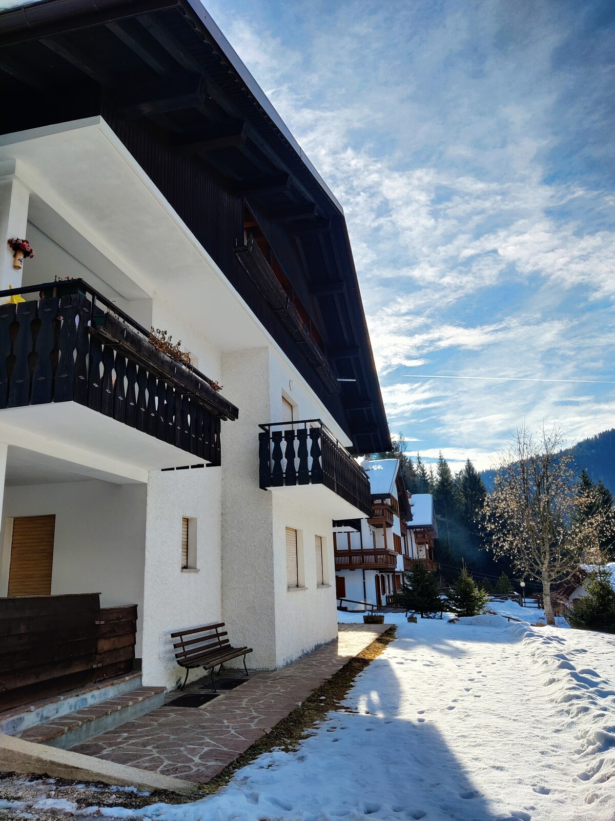 Falcade Dolomiti-La Quiete Mansarda panoramica