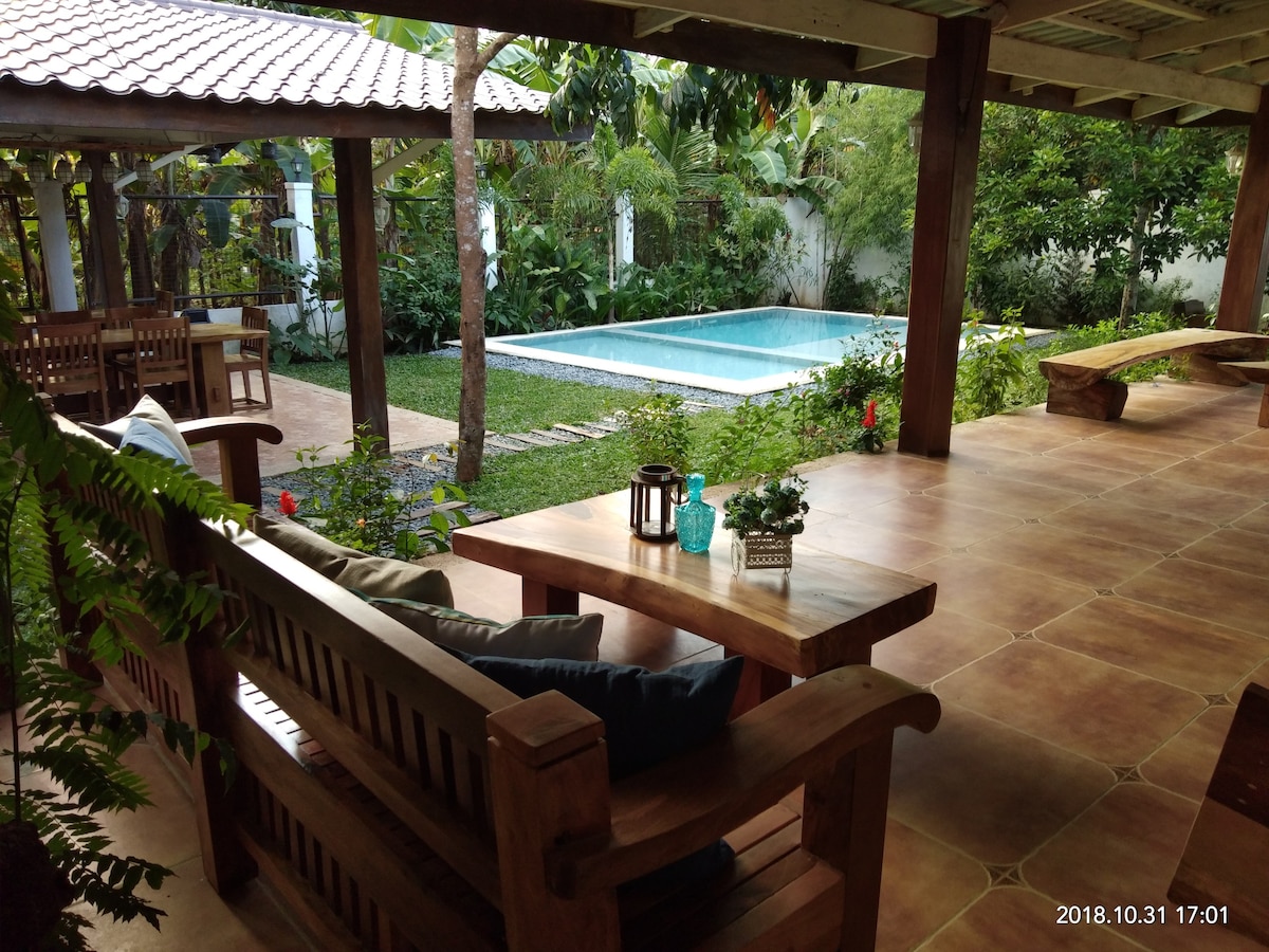 Casa Manalo是一栋私人别墅，带泳池，靠近大雅台（ Tagaytay ）