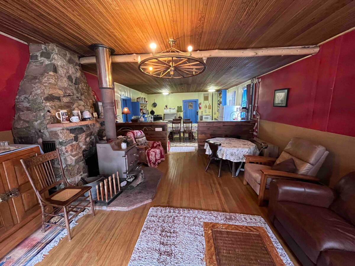 Rustic Ski Retreat, minutes to Eldora Resort