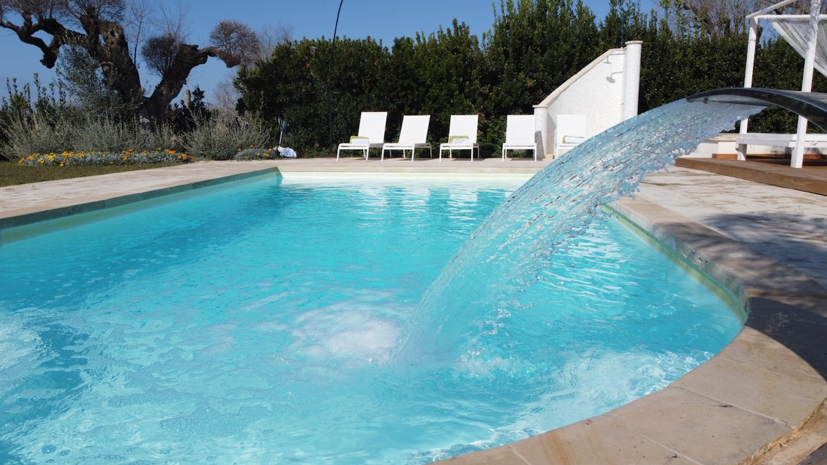 VILLA con piscina riscaldata Torre San Giovanni