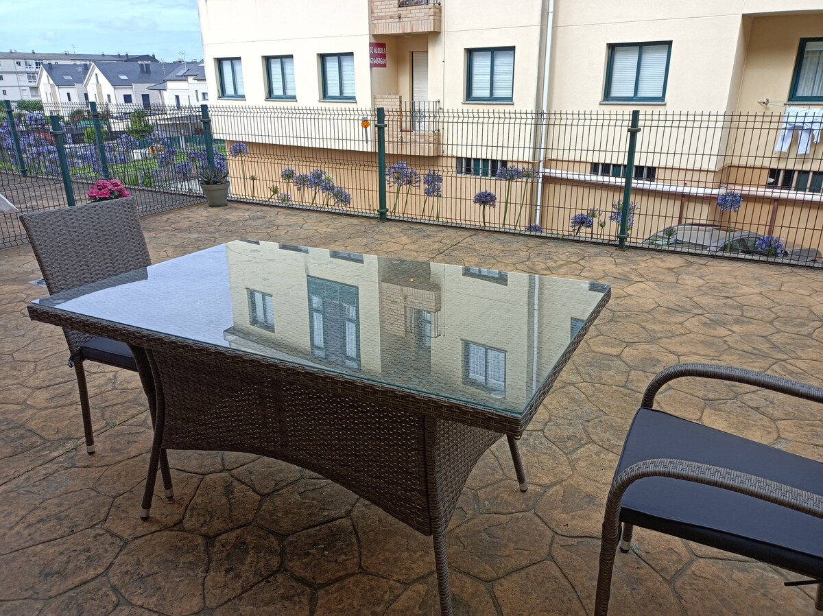 Precioso apartamento. Terraza con vistas al mar.