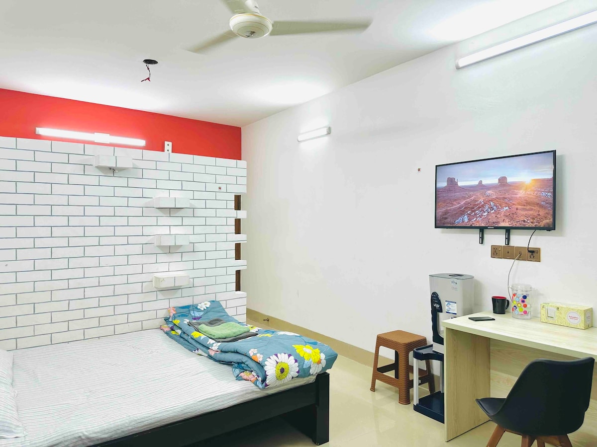 Apartment Private room at Basundhara with Netflix