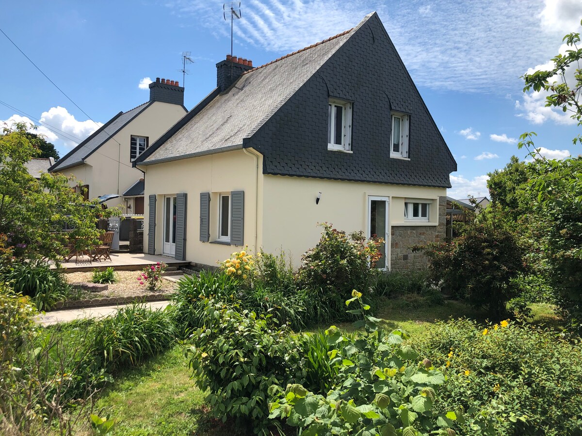 Tréguier maison de famille quartier tranquille