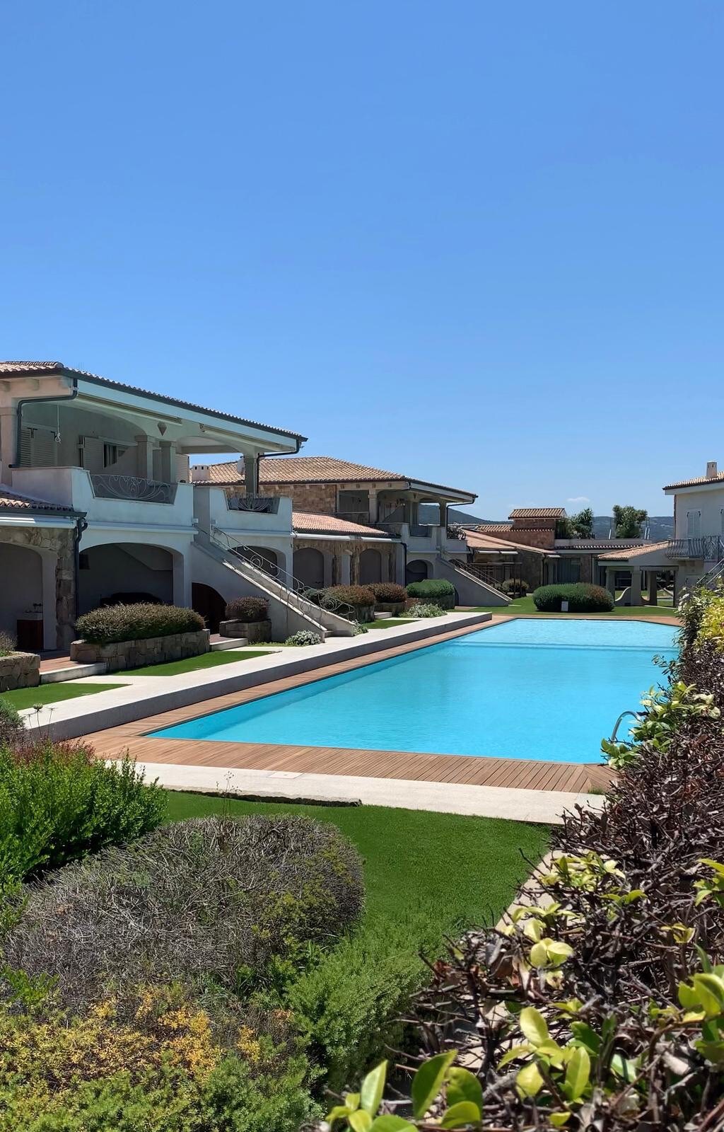 撒丁岛黄金-令人惊叹的公寓泳池和花园